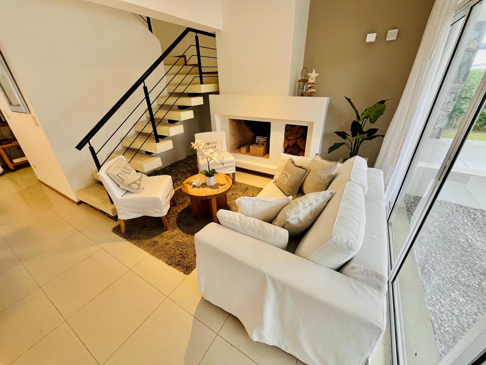 Alquiler Temporada Manantiales 3 dormitorio, con parrillero y terraza superior