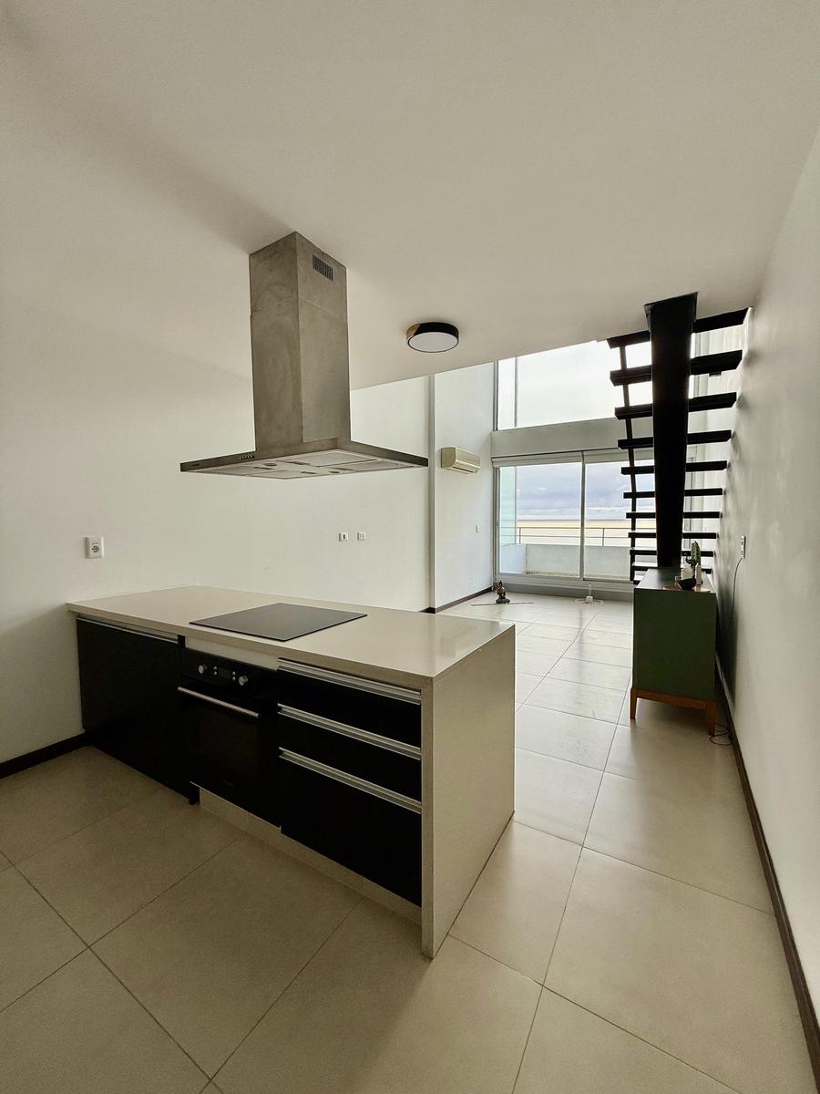 Colonia - Venta y Alquiler de Loft de 1 dormitorio en edificio Dazzler Rambla costanera · Foto 2