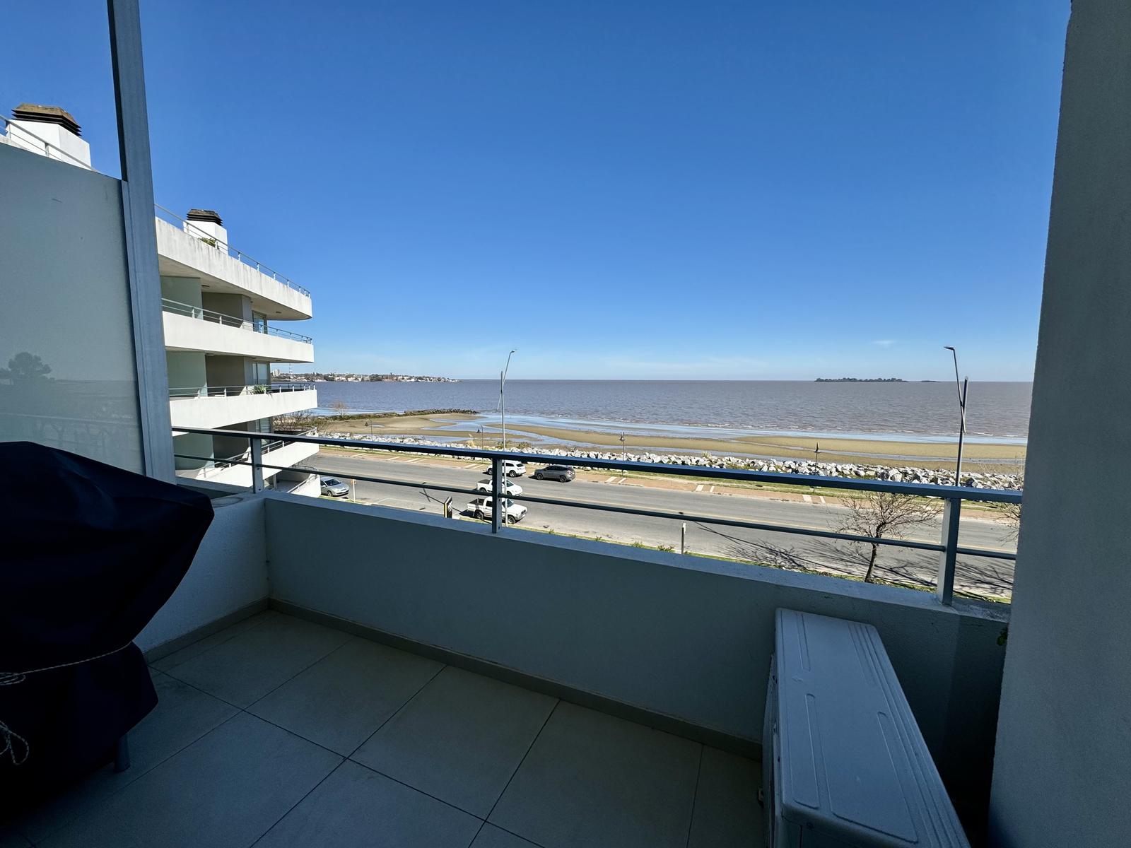 Colonia - Venta y Alquiler de Loft de 1 dormitorio en edificio Dazzler Rambla costanera · Foto 7