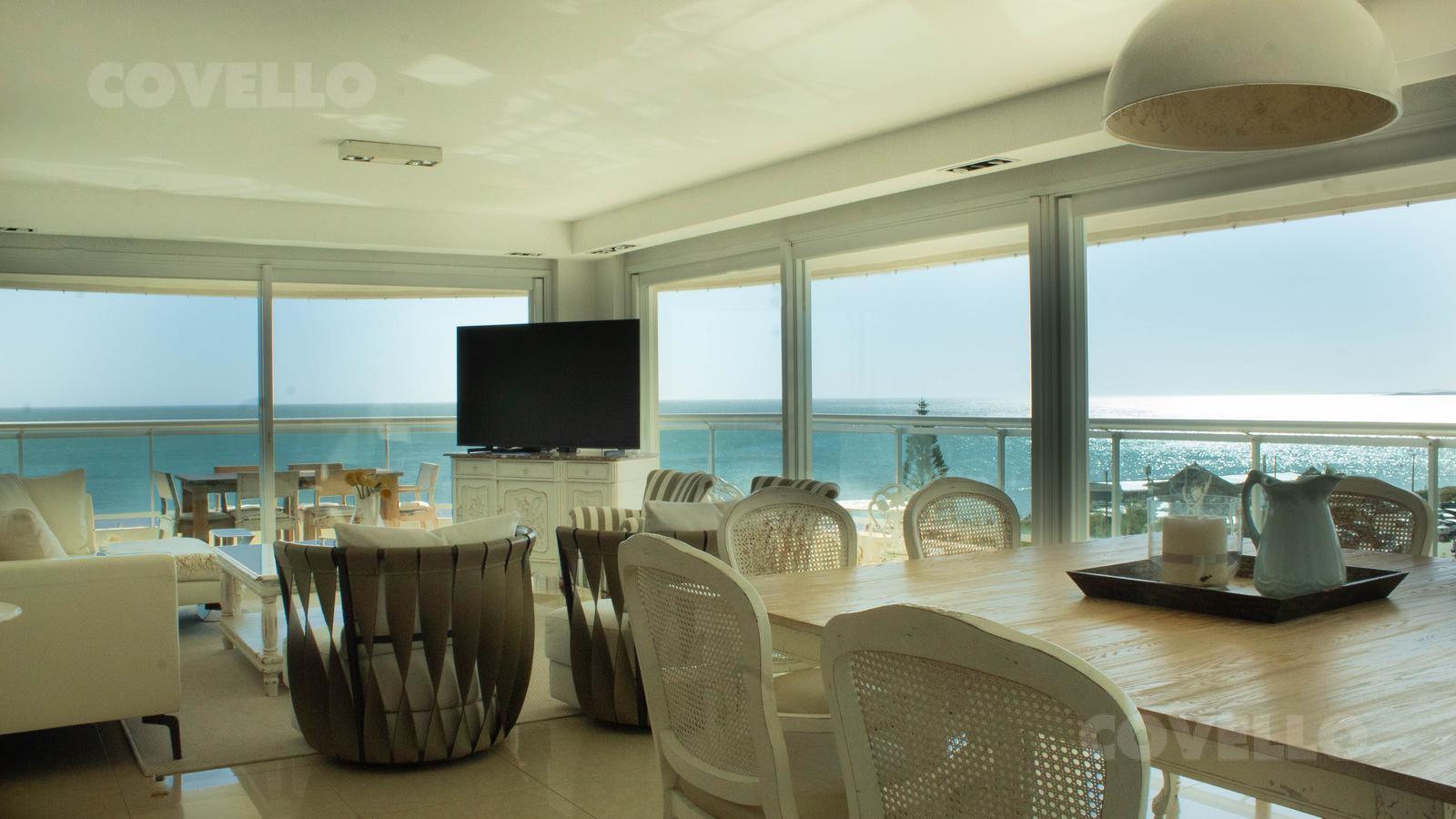 Venta Aquarela, Playa Mansa, 3 dormitorios en suite mas dependencia