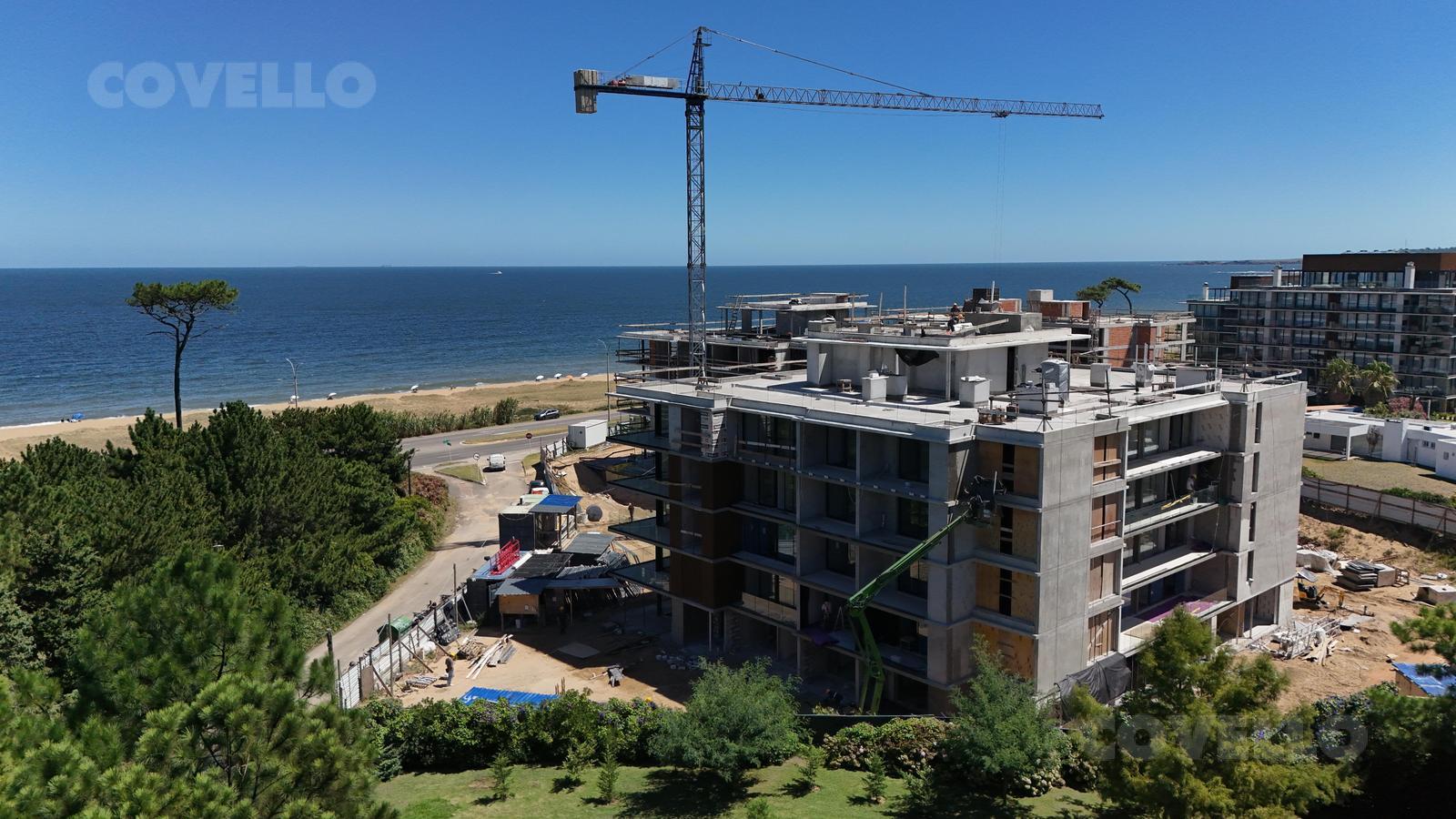 Excelente apartamento a estrenar frente al mar