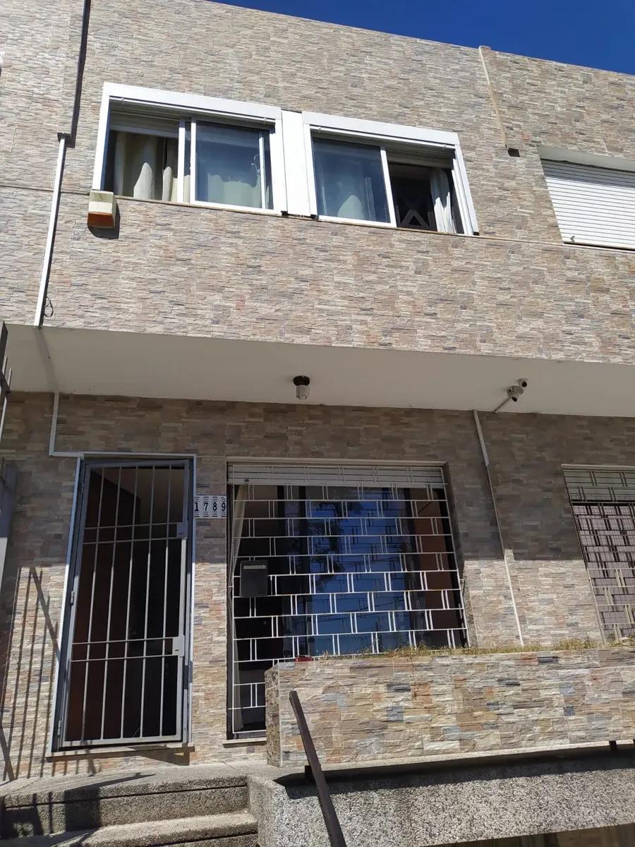 Venta Casa 4 Dormitorios Garaje Fondo Parrillero Piscina Malvin Sur