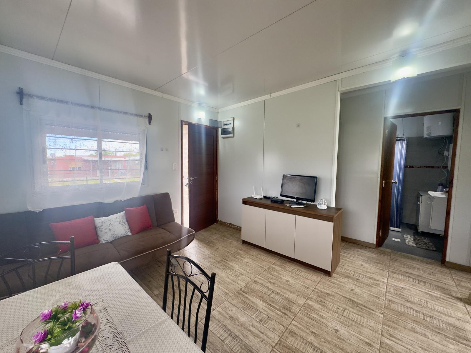 Colonia - Venta o alquiler casa de 2 dormitorios con buen terreno · Photo 2