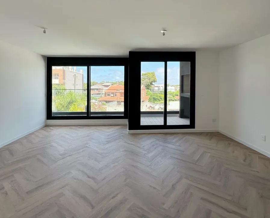 Apartamento de 2 Dormitorios en Alquiler, Incluye Garaje, Barra de Carrasco AP5053900 · Foto 1