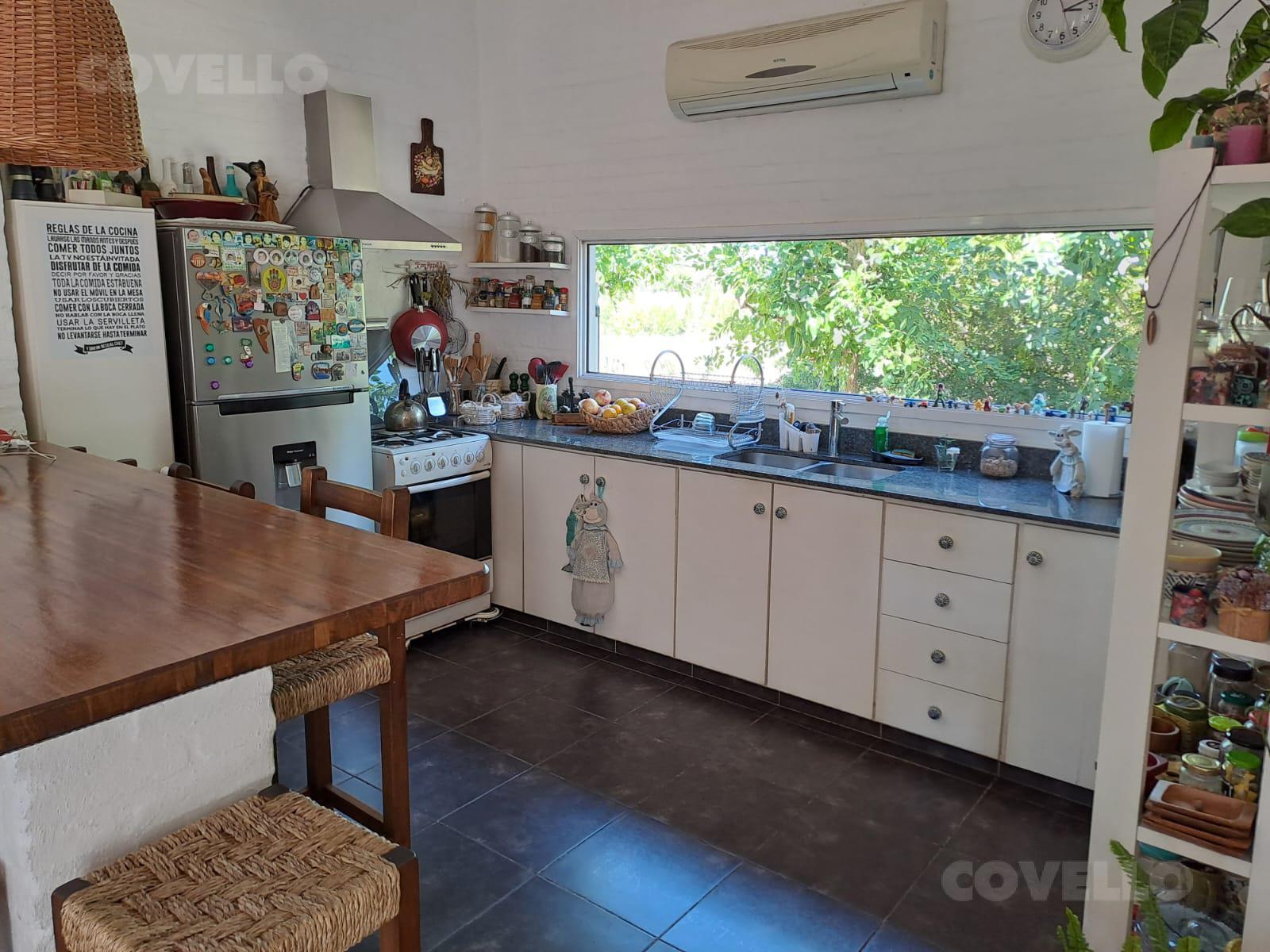 Hermosa casa de tres dormitorios en venta y alquiler con amplio parque - Colonia del Sacramento · Foto 5