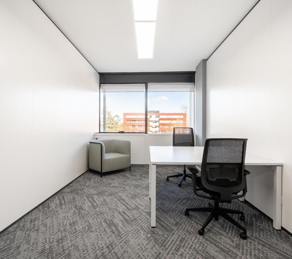 Alquiler de oficina comercial para 3 personas en ASUNCION, Citicenter. — foto 3