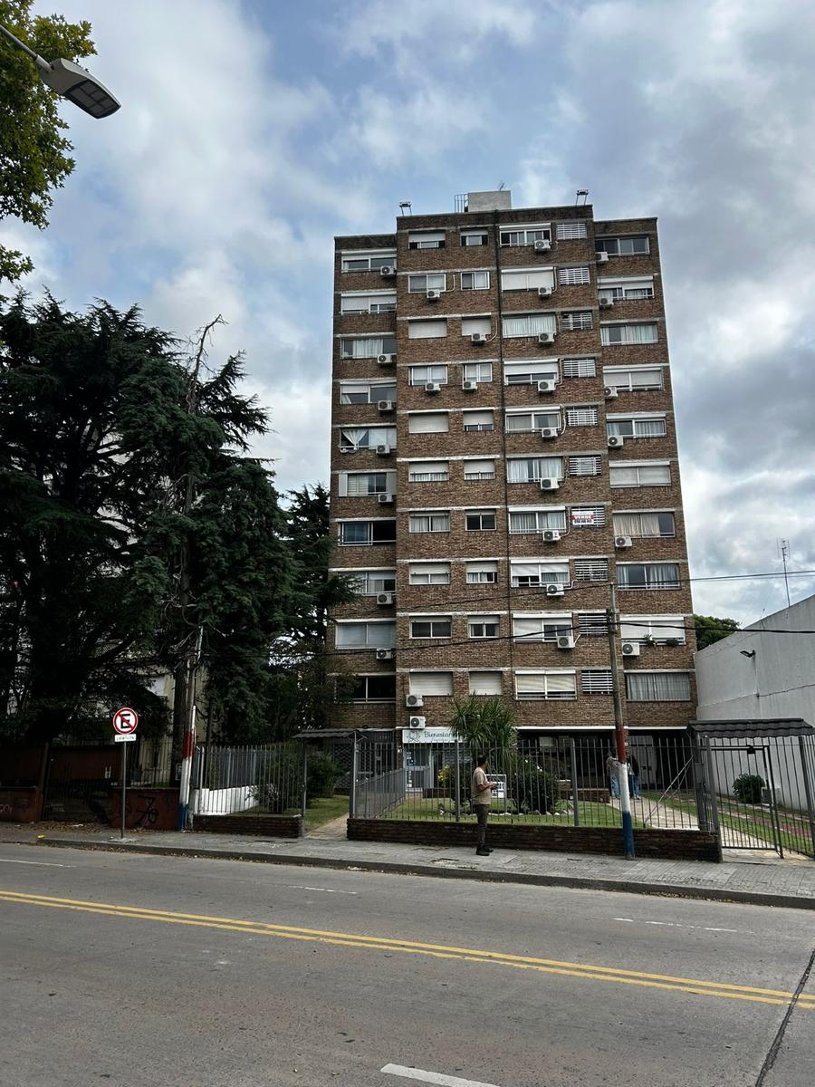 Luis Alberto de Herrera y Montecaseros! 40m2, 3,5mts de frente!!