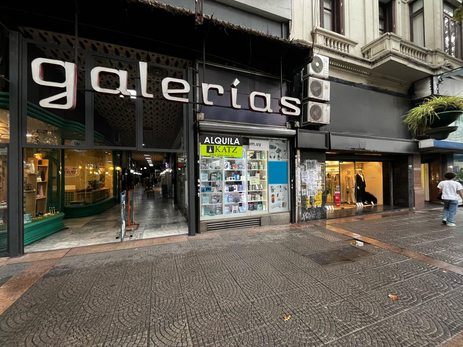 18 de julio esq. Rio negro 40 m2, boca de galeria!!