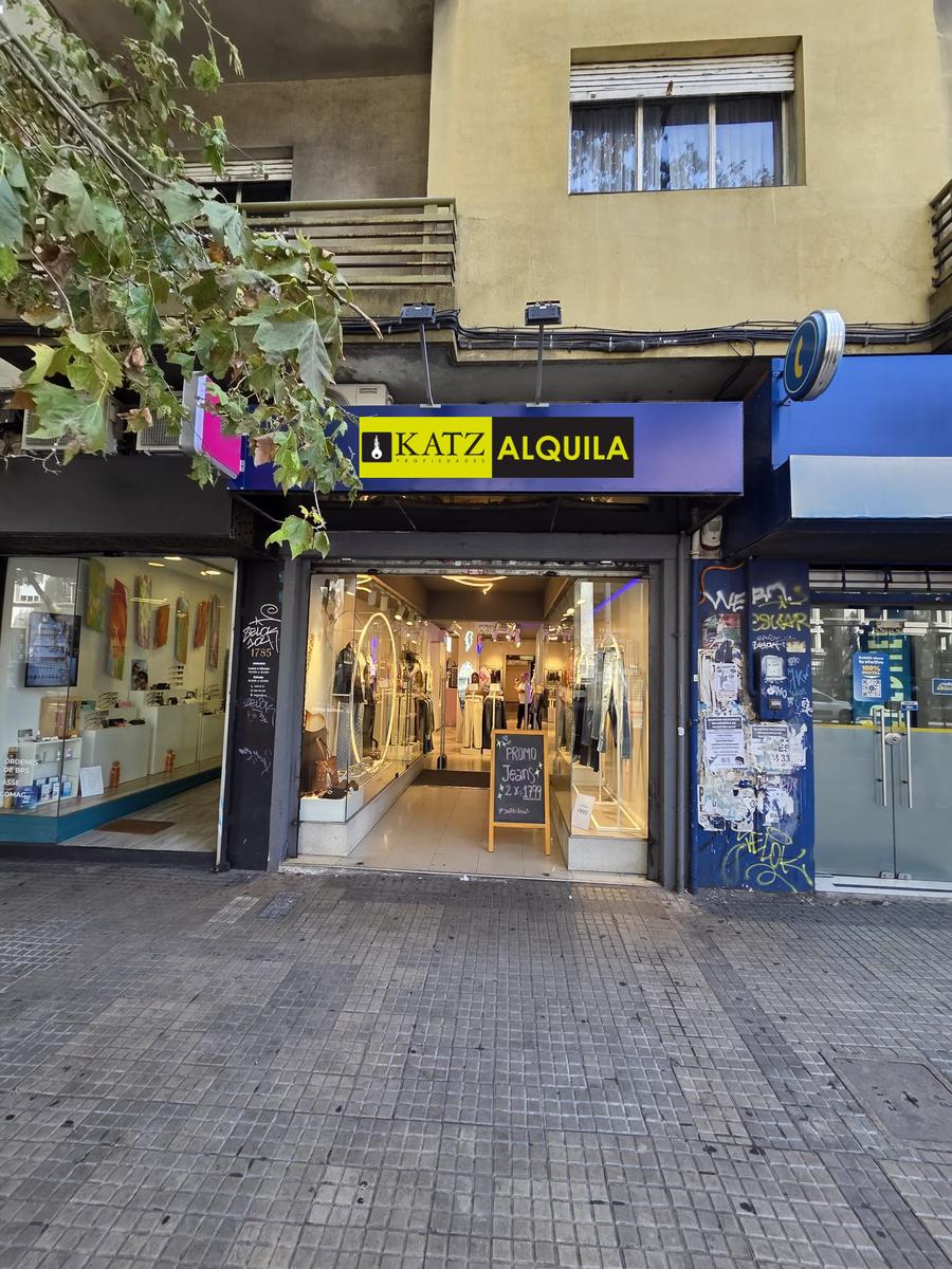 18 de julio entre Tristan Narvaja y Gaboto, 4 mts de frente, 111 m2 , excelente estado !! · Foto 1