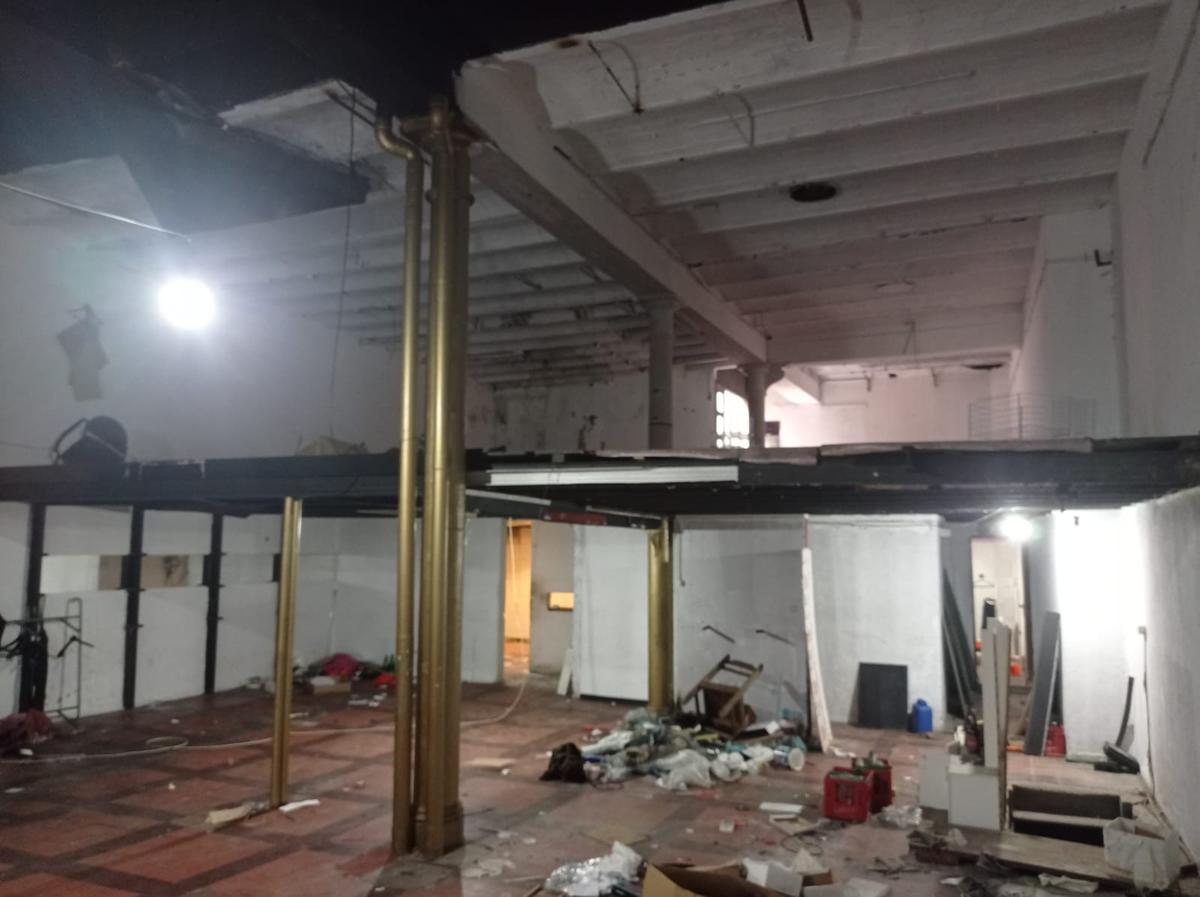 Rincón casi Plaza Matriz, mega local de 10 mts de frente, 700 m2 construídos !! · Foto 7