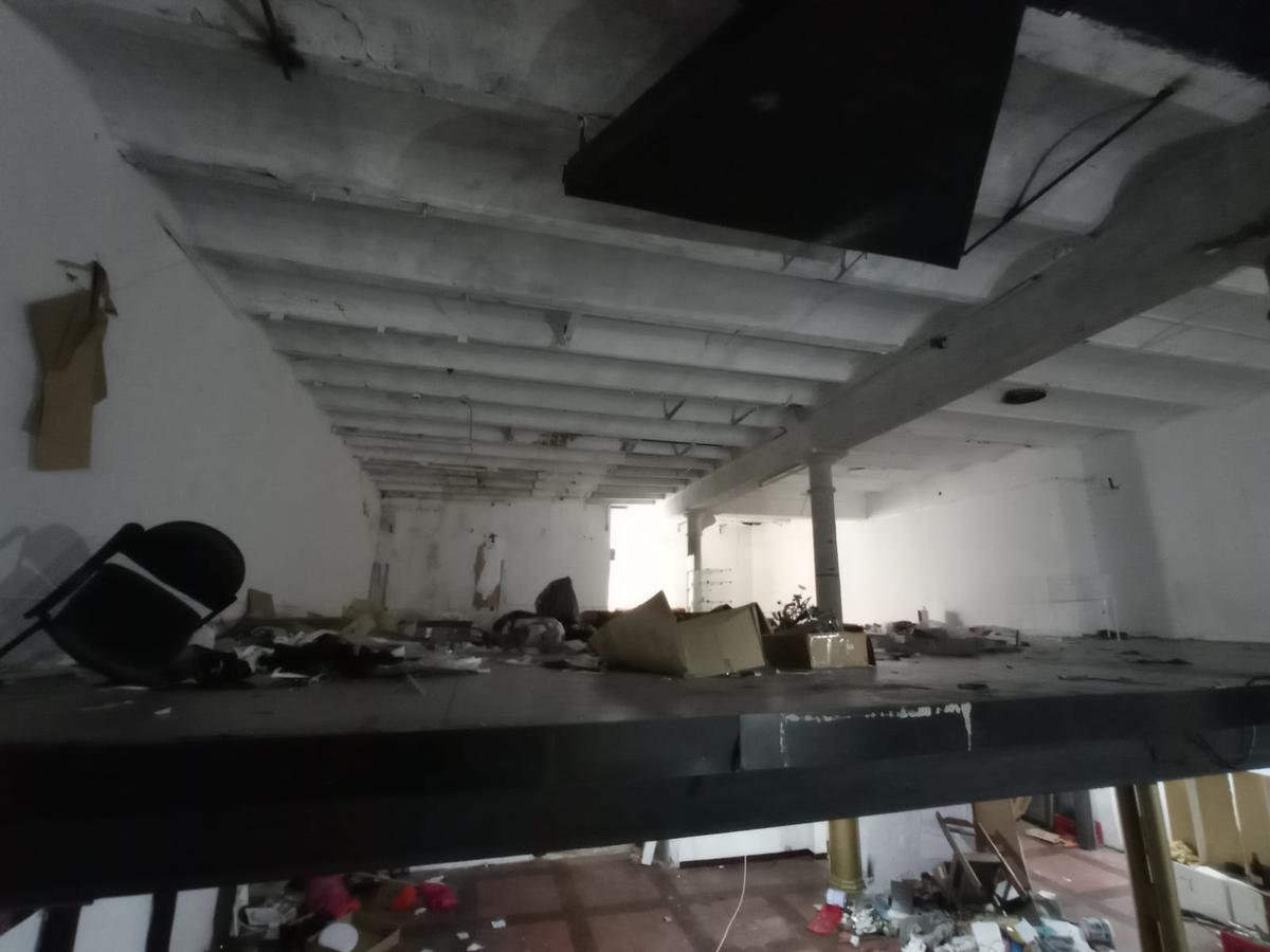 Rincón casi Plaza Matriz, mega local de 10 mts de frente, 700 m2 construídos !! · Foto 8