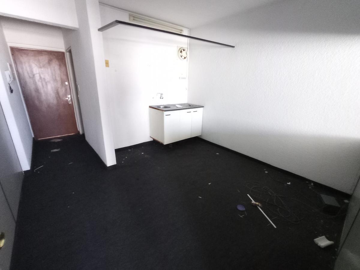 Oficina -Oficina en Ciudad Vieja, prox Plaza Zabala!! · Foto 3
