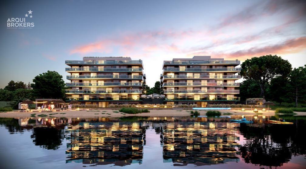 Apartamento de tres dormitorios en venta en Barra de Carrasco - 211