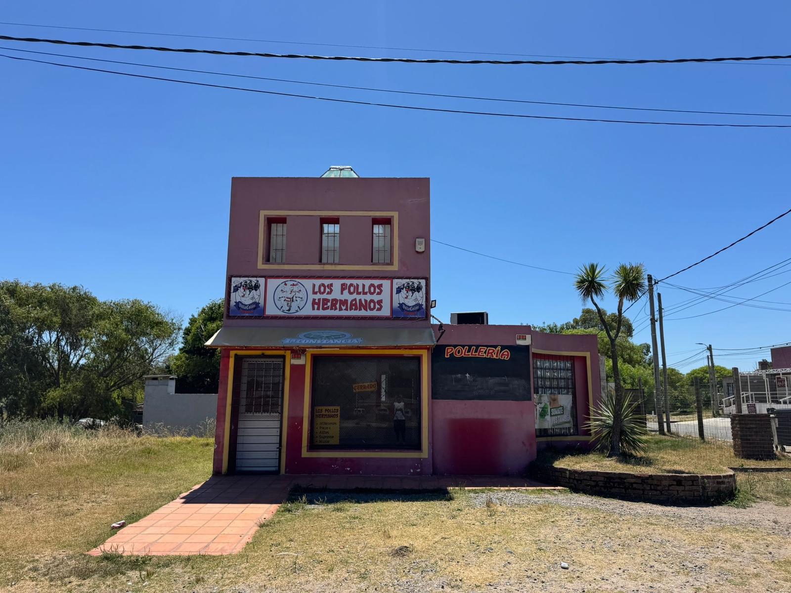 Alquiler de Local sobre avenida, en El General, Colonia del Sacramento · Foto 1
