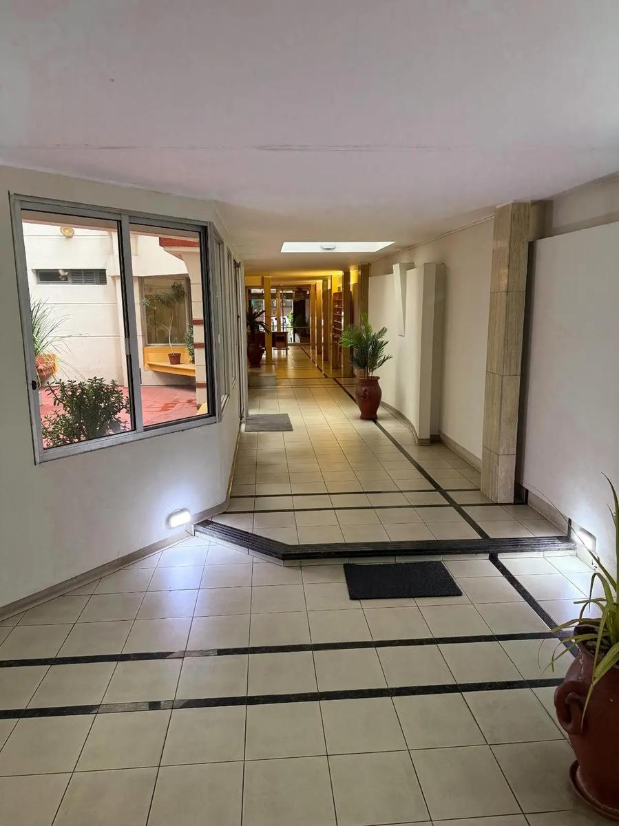 Alquiler Apartamento monoambiente con bajos gastos comunes a pasos de la rambla en Pocitos · Foto 10