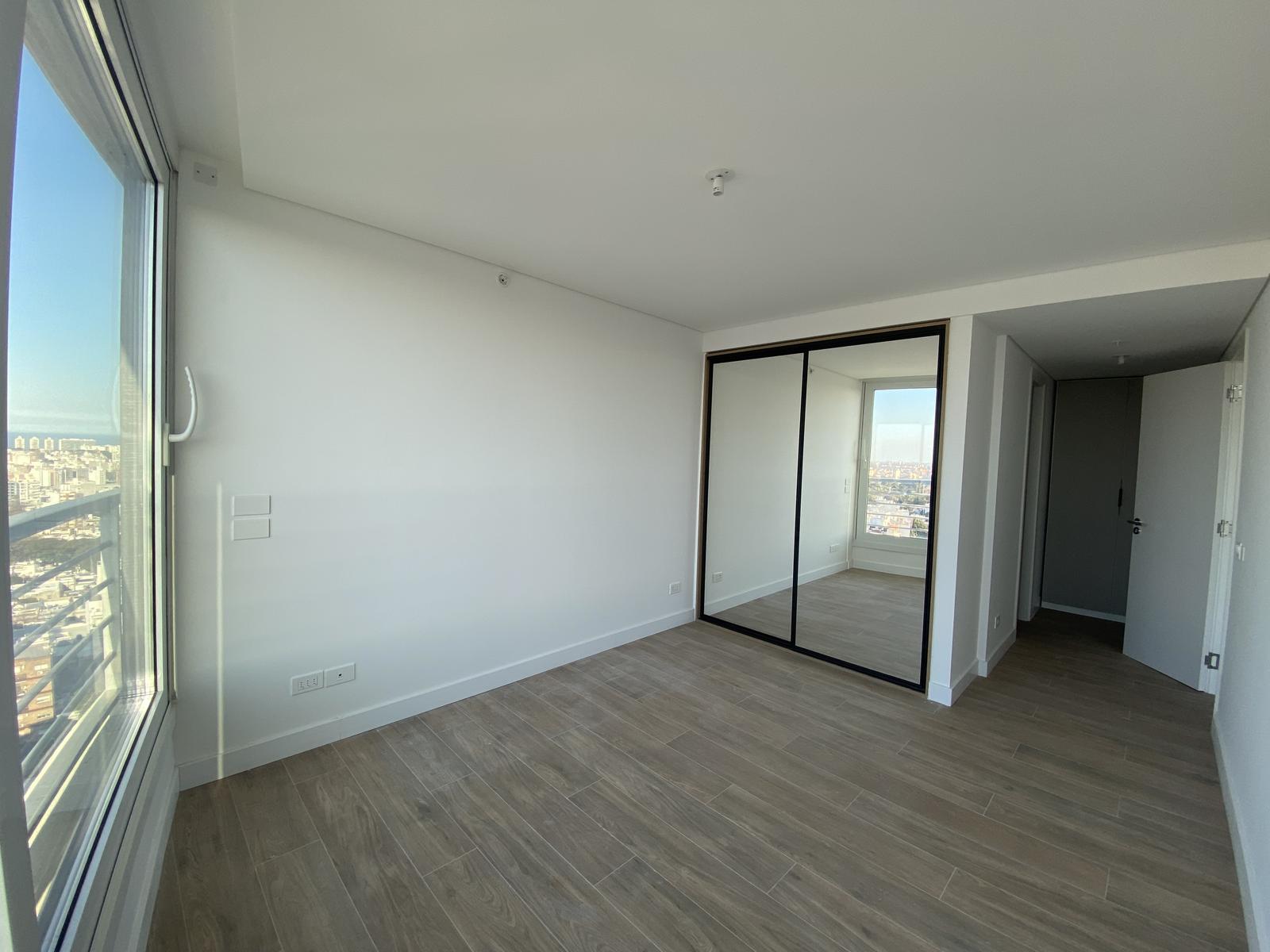Alquiler De Apartamento De 3 Dormitorios y Garage, Piso Alto. Edificio JOY Montevideo! · Foto 8