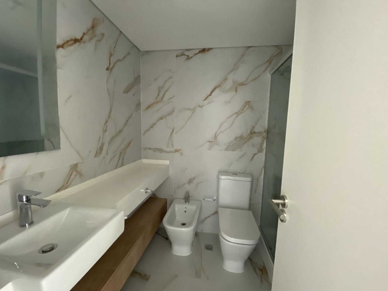Alquiler De Apartamento De 3 Dormitorios y Garage, Piso Alto. Edificio JOY Montevideo! · Foto 11