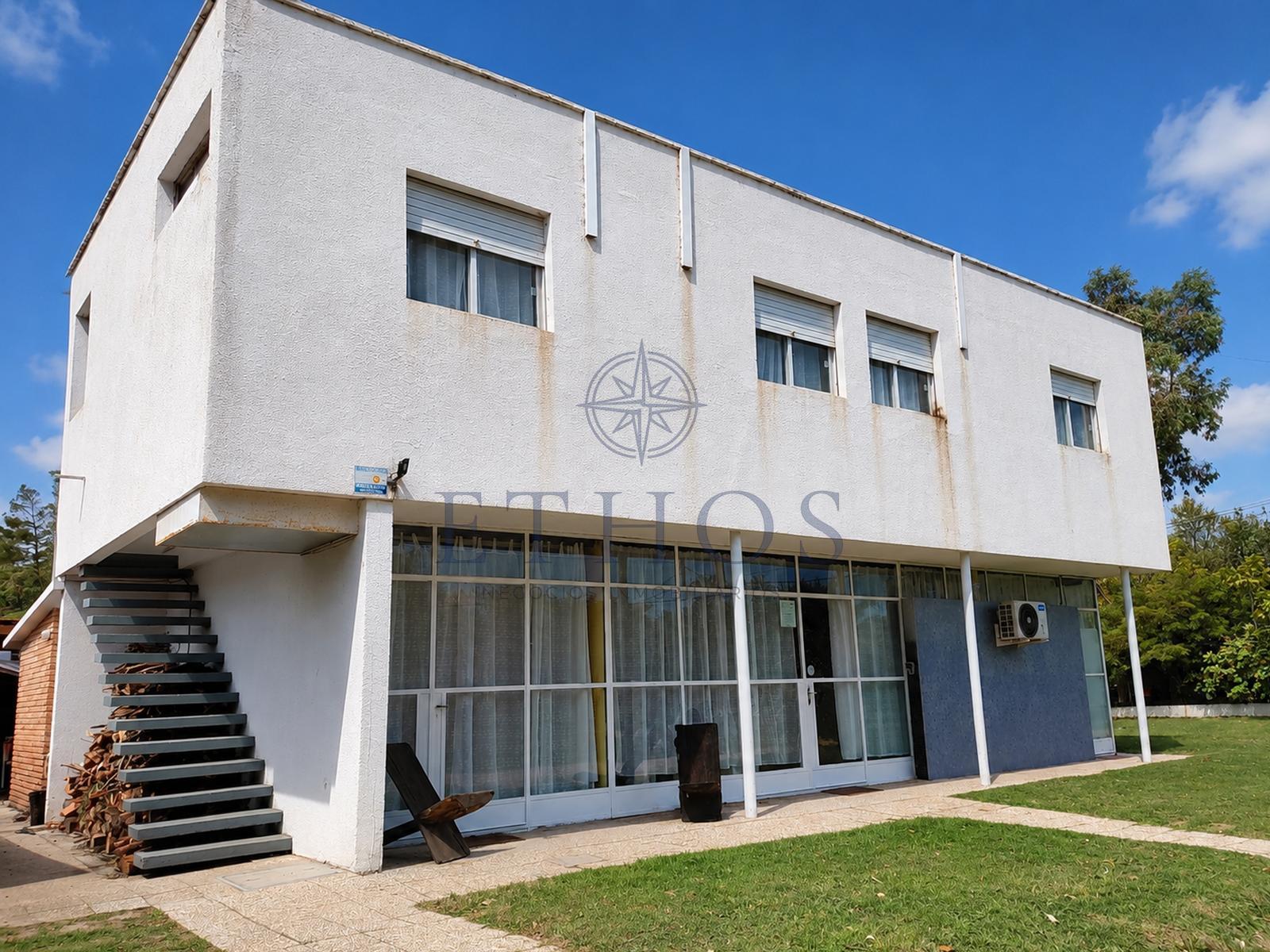 Local Comercial con consultorios/oficinas