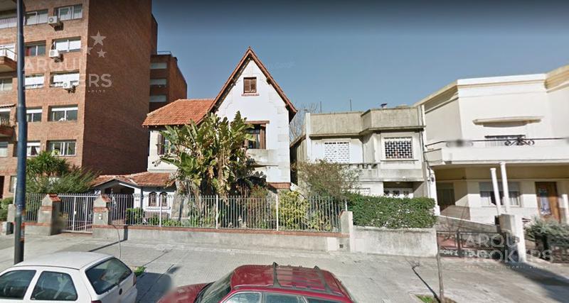 Casa de 6 dormitorios en venta con  renta  en Pocitos. Ideal inversor 7% de rentabilidad !!!