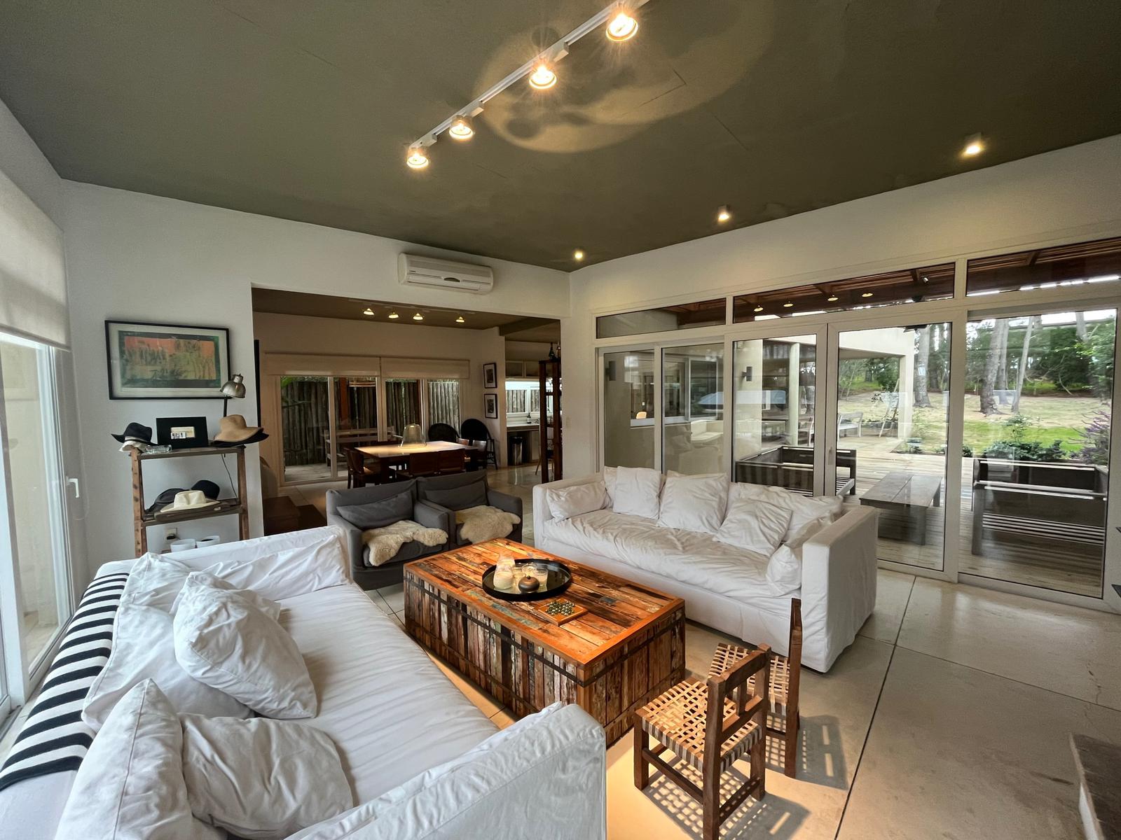 CASA EN VENTA Y ALQUILER EN JOSE IGNACIO \"I15 PINAR\"