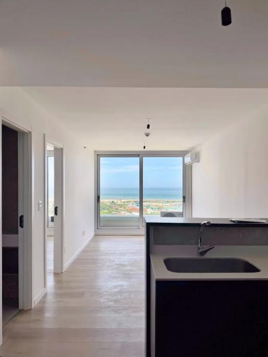 Alquiler de apartamento 1 dormitorio con terraza en Carrasco, Montevideo. · Foto 1