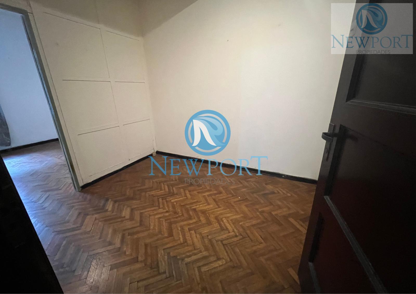 Oficina en Ciudad Vieja 1er piso por escalera, gastos bajos, 2 Oficinas con entrada Independiente · Foto 5