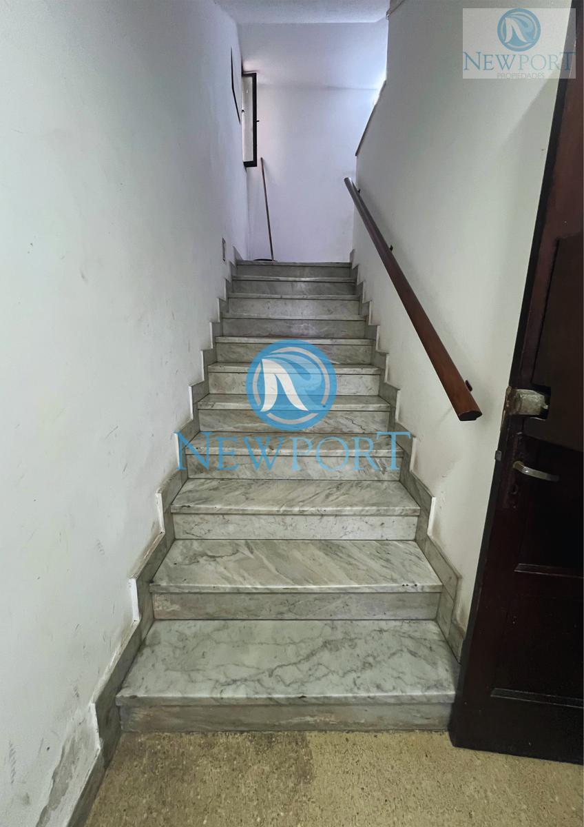 Oficina en Ciudad Vieja 1er piso por escalera, gastos bajos, 2 Oficinas con entrada Independiente · Foto 7