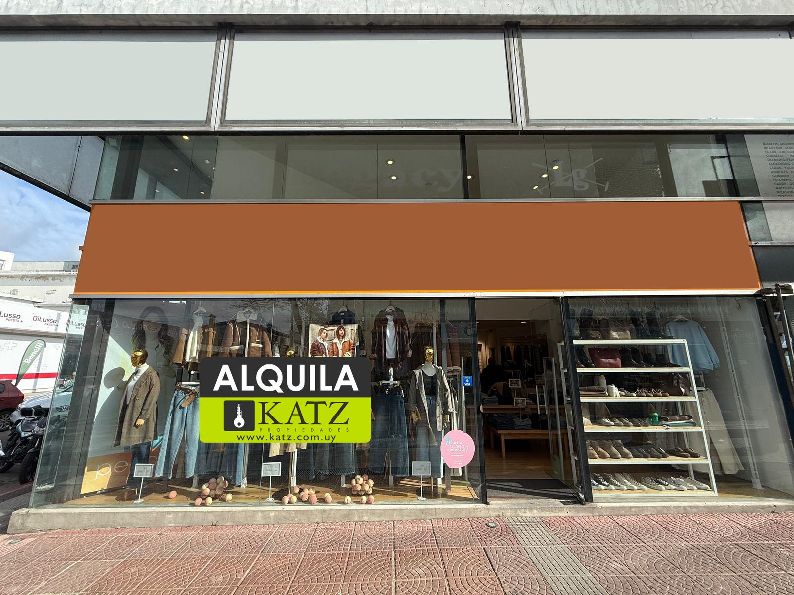 Gran esquina en Peatonal Sarandí e Ituzaingo. Frente 6 metros!! · Foto 3