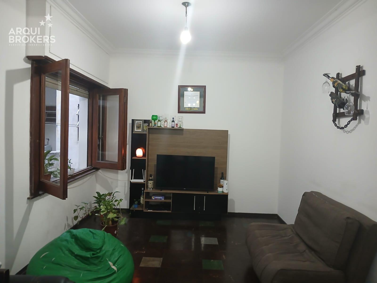 Apartamento de tres dormitorios en venta con renta en Tres Cruces - 106