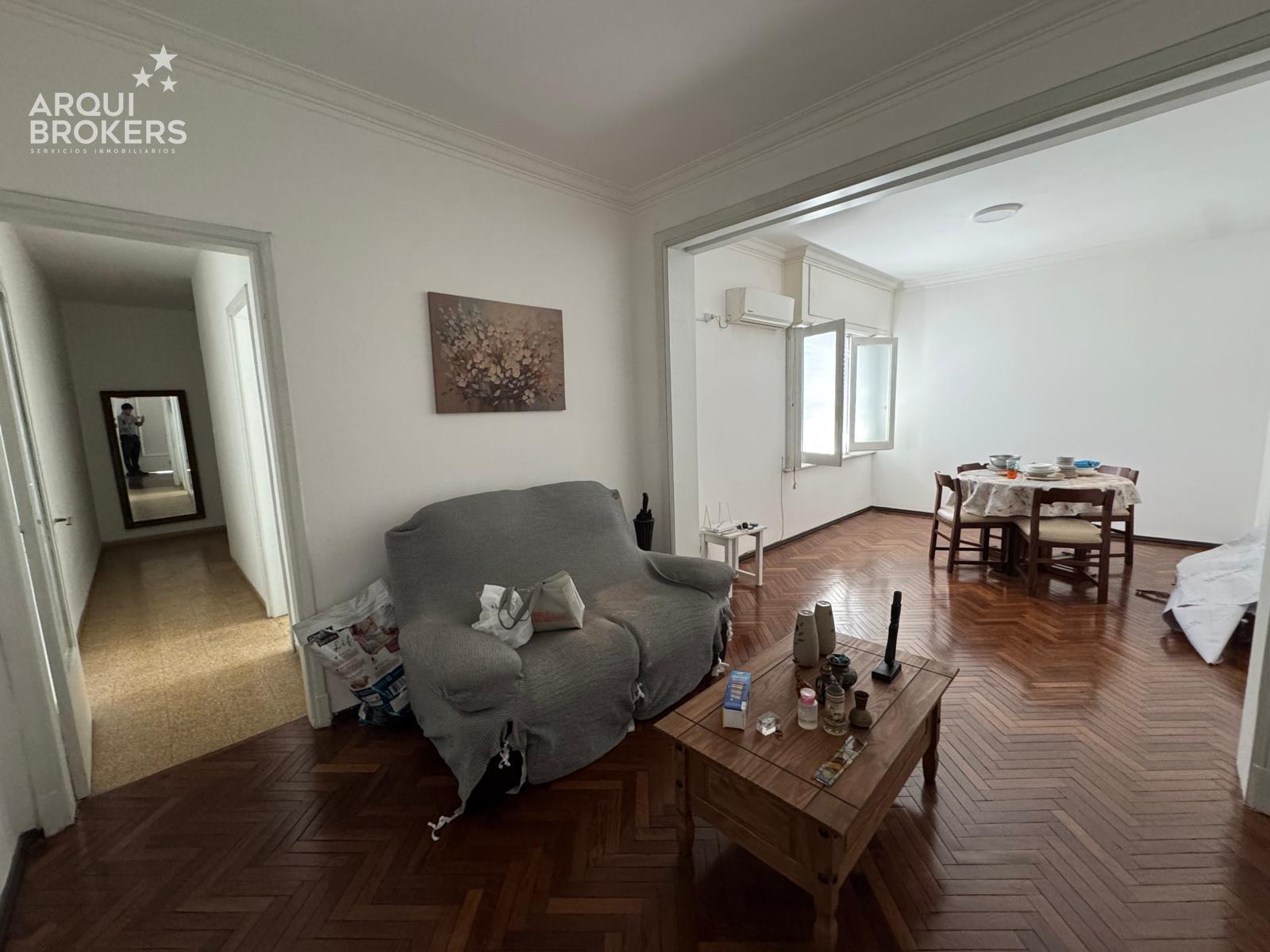 Apartamento de tres dormitorios en venta con renta en Tres Cruces - 204