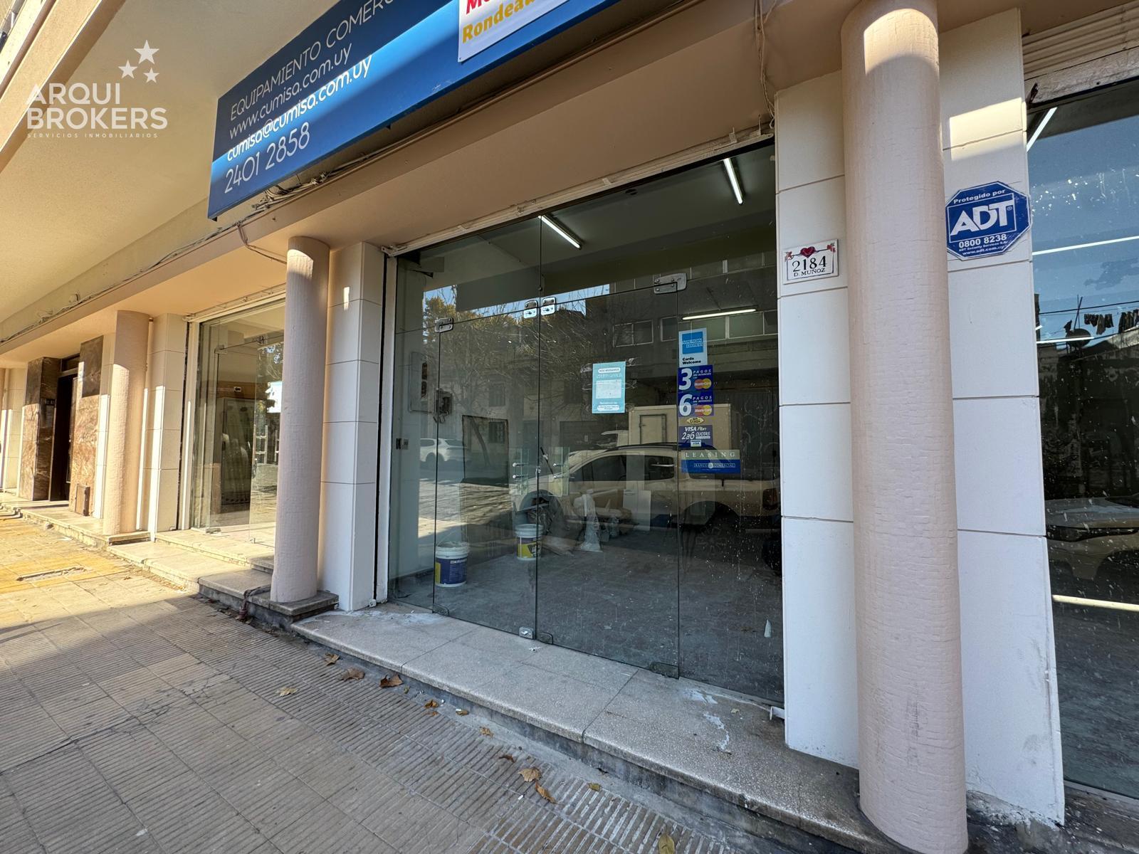 Local comercial en venta con renta en Tres Cruces - 005
