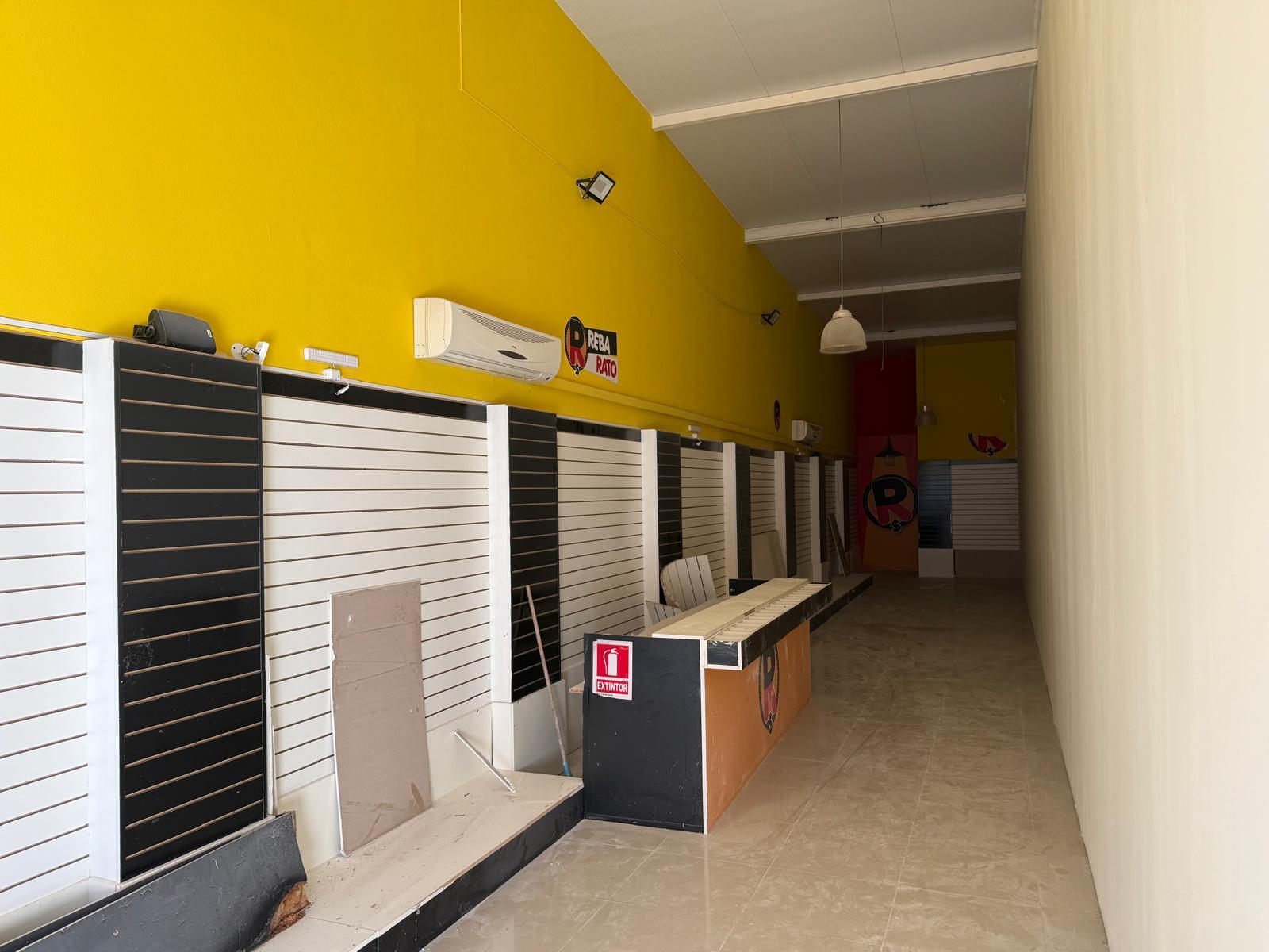 Alquiler local comercial de 110 m² en Peatonal Sarandí, Excelente ubicación · Foto 3