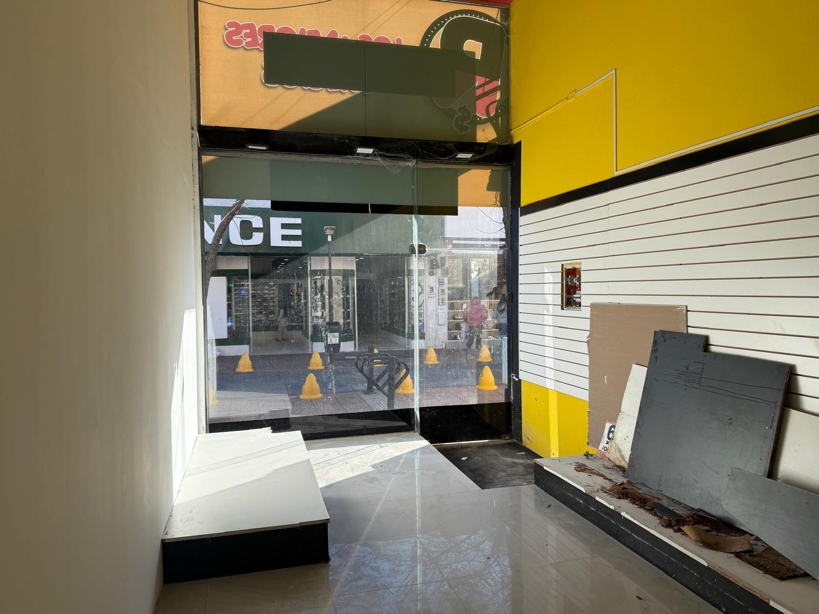 Alquiler local comercial de 110 m² en Peatonal Sarandí, Excelente ubicación · Foto 8