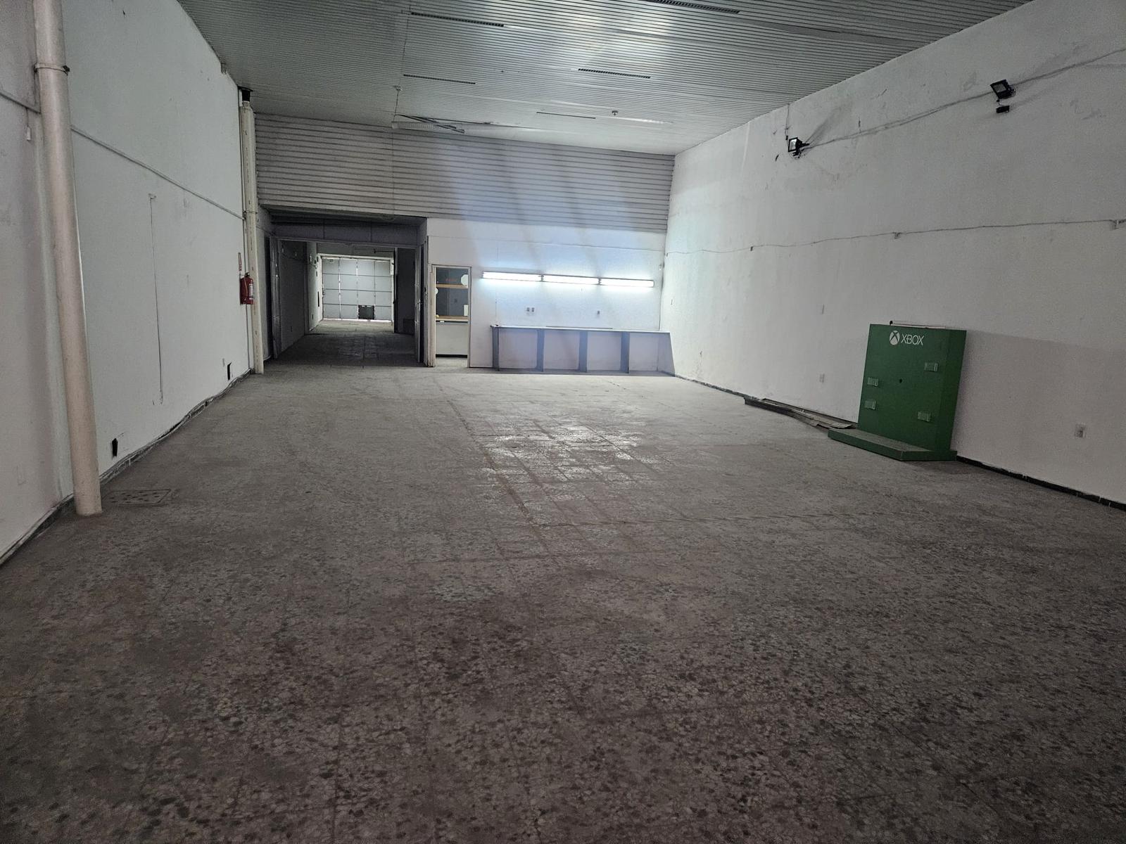 Julio Herrera y Obes proximo Uruguay, 532 m2 , deposito + oficinas, entrada camiones !! · Foto 2