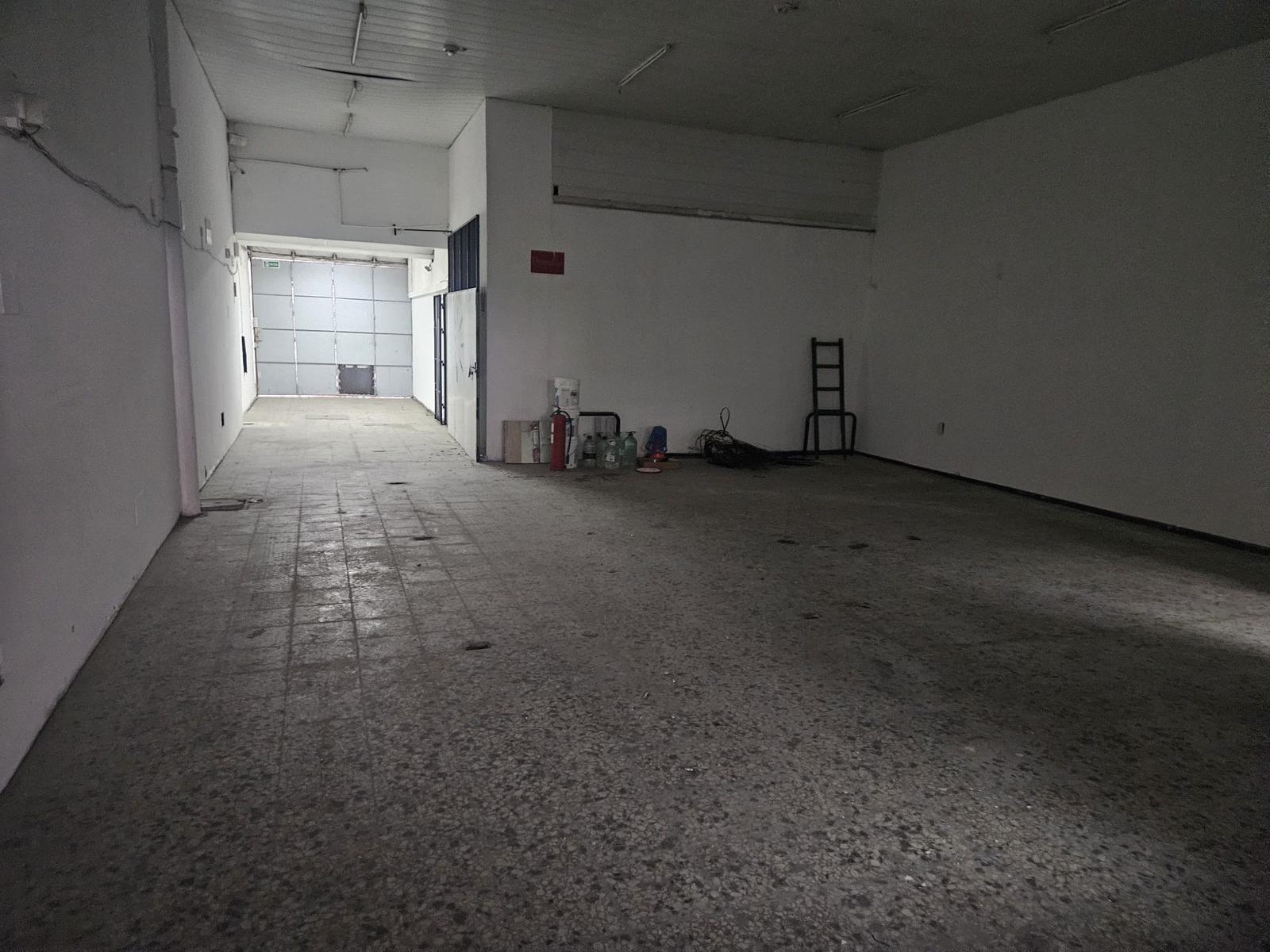 Julio Herrera y Obes proximo Uruguay, 532 m2 , deposito + oficinas, entrada camiones !! · Foto 3