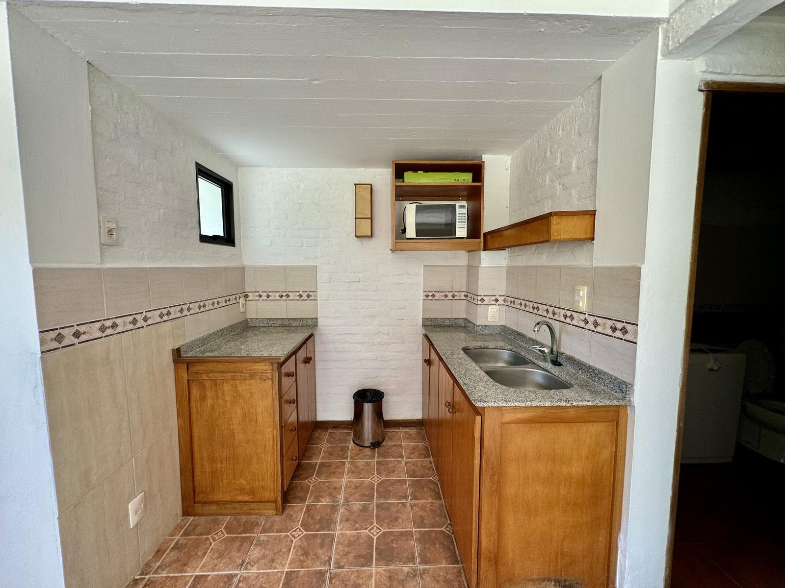Apartamento en alquiler de 1 dormitorio semi amoblado frente a plaza de toros de Colonia · Foto 5