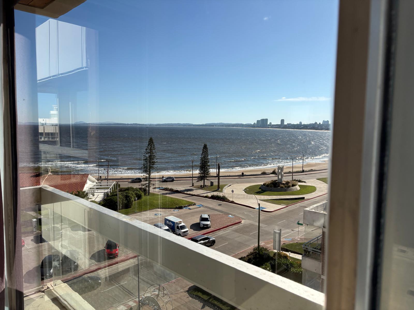 Apartamento en alquiler Anual playa mansa · Foto 2
