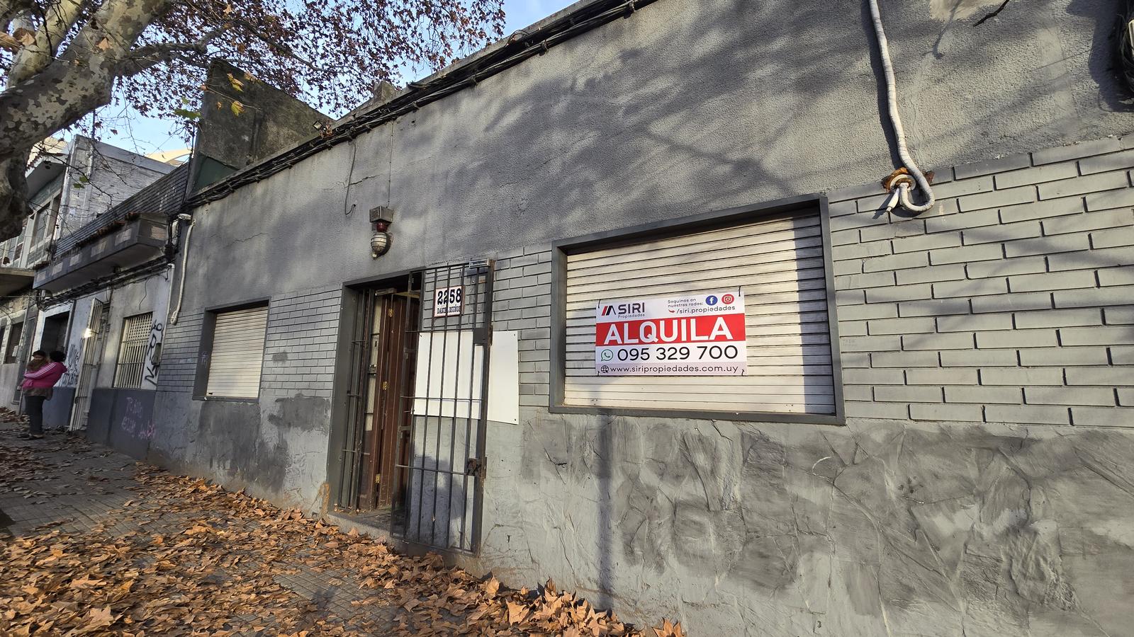 Alquiler de local Ideal \"Clínica - Consultorios\" en Tres Cruces
