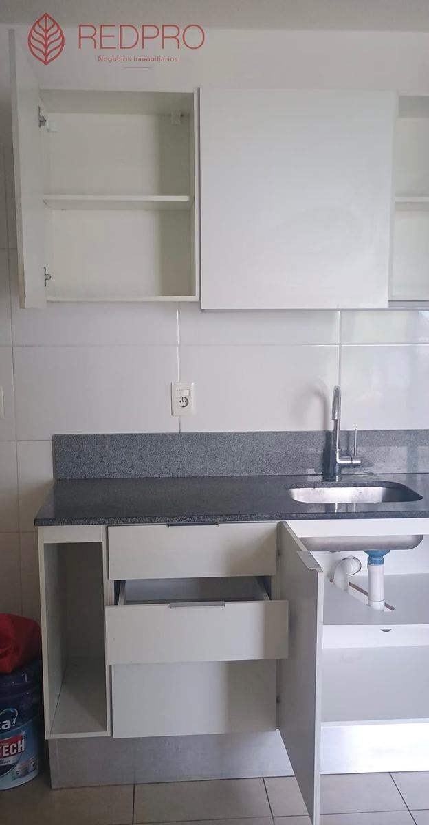 Amplio monoambiente con buena división de dormitorio | La Comercial · Foto 9