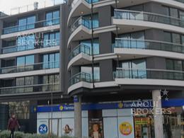 Apartamento de 2 dormitorios en venta en Buceo