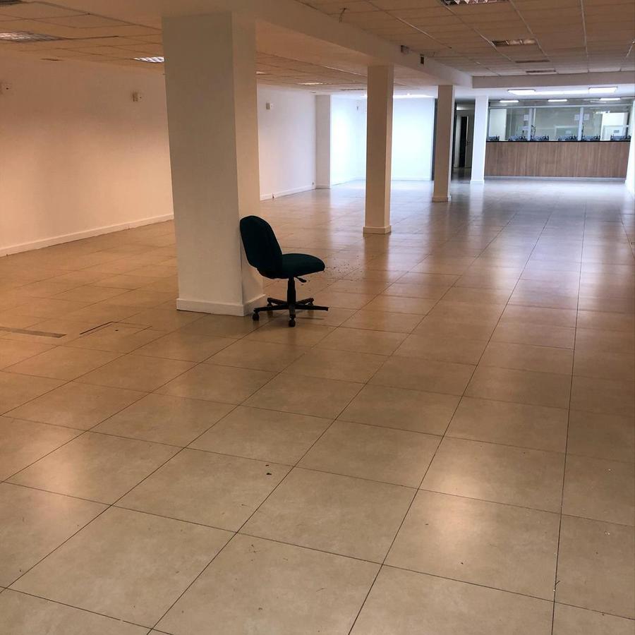 Alquiler Local Comercial 8 Octubre y Forteza BAJO DE PRECIO · Foto 2