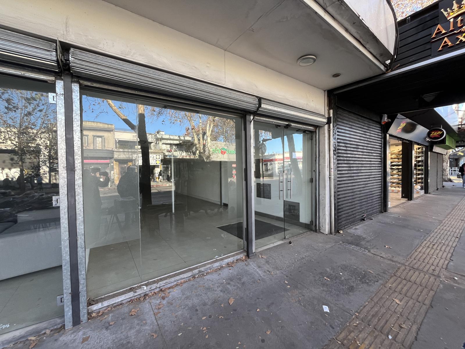Alquiler Local Comercial 8 Octubre y Forteza BAJO DE PRECIO · Foto 4