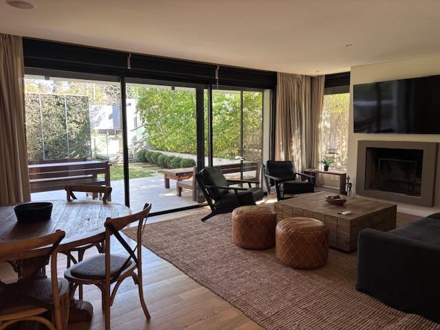 Apartamento con jardin de uso exclusivo en pleno Carrasco Sur
