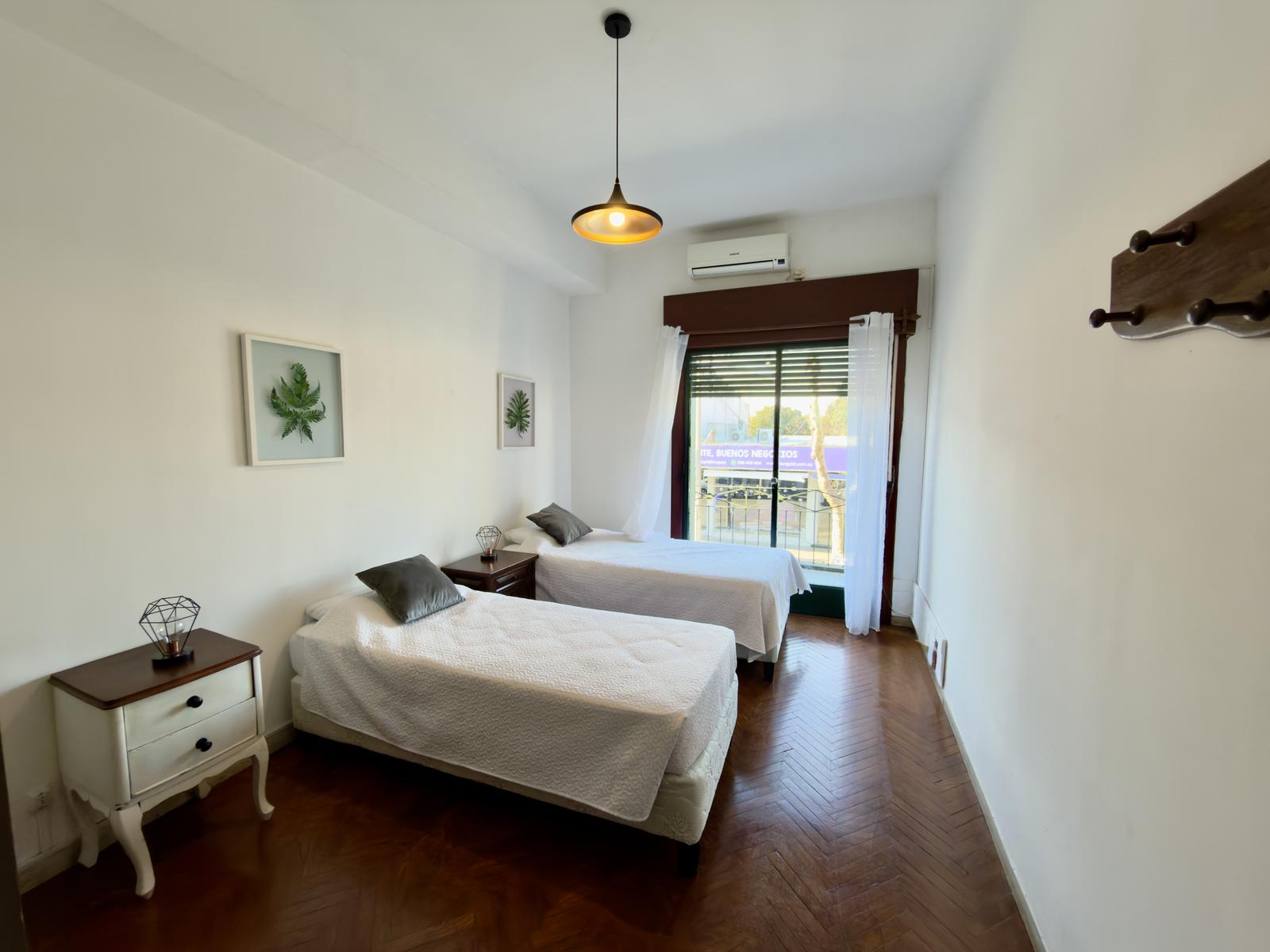 Apartamento en alquiler  céntrico de 4 dormitorios y patio en Colonia · Foto 5