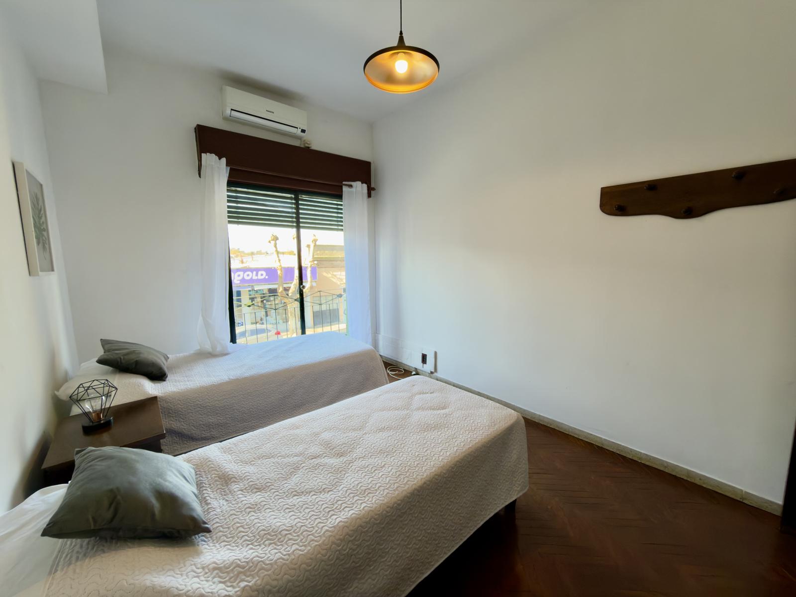 Apartamento en alquiler  céntrico de 4 dormitorios y patio en Colonia · Foto 6