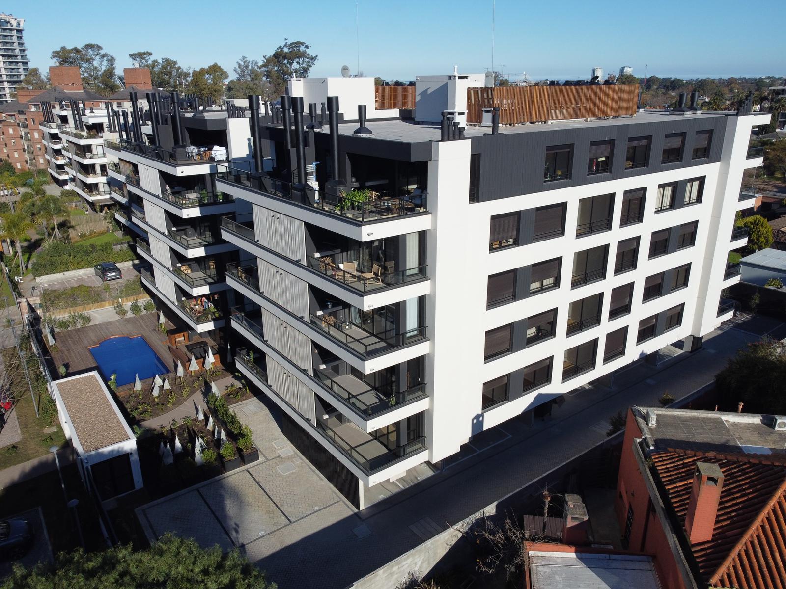 Apartamento en alquiler de 1 dormitorio con cochera en Parque Miramar, Canelones · Foto 1