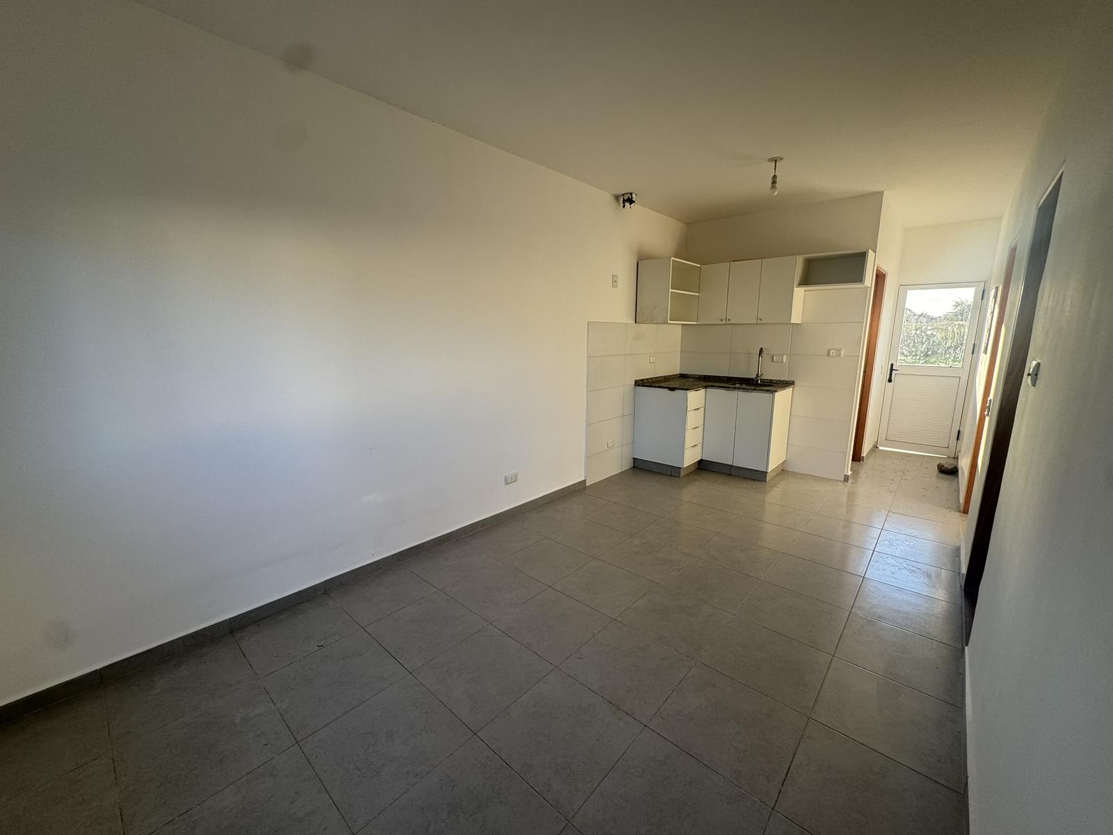 Casa de 2 dormitorios en Altos de San Carlos- Ideal para renta! - foto 2