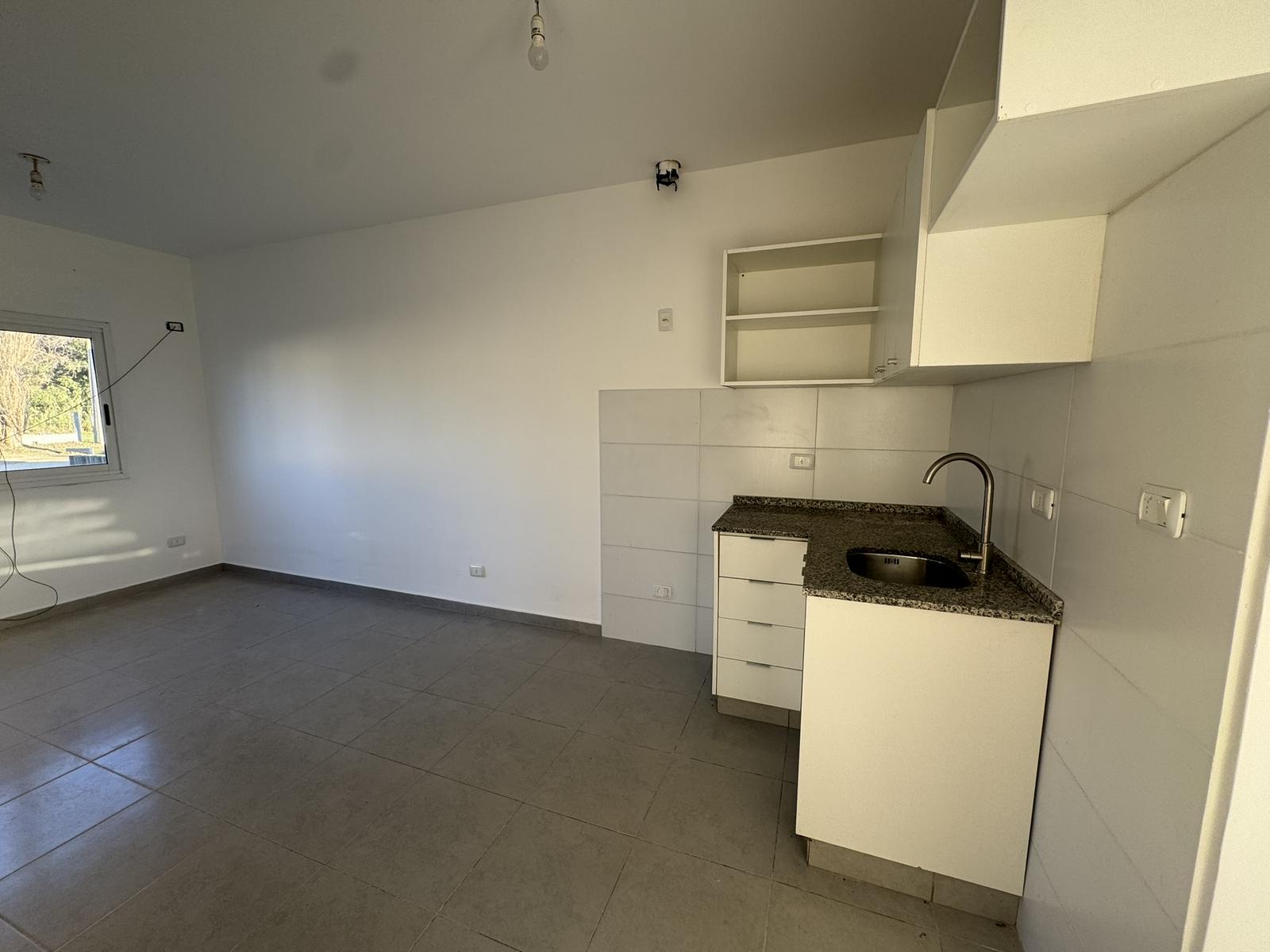 Casa de 2 dormitorios en Altos de San Carlos- Ideal para renta! - foto 3