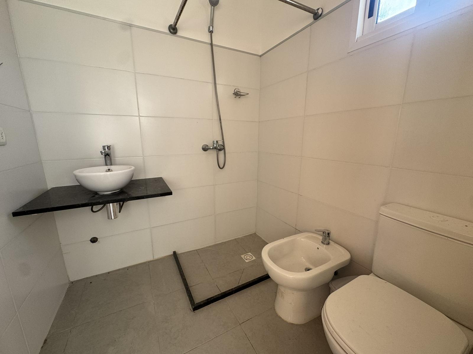 Casa de 2 dormitorios en Altos de San Carlos- Ideal para renta! - foto 4