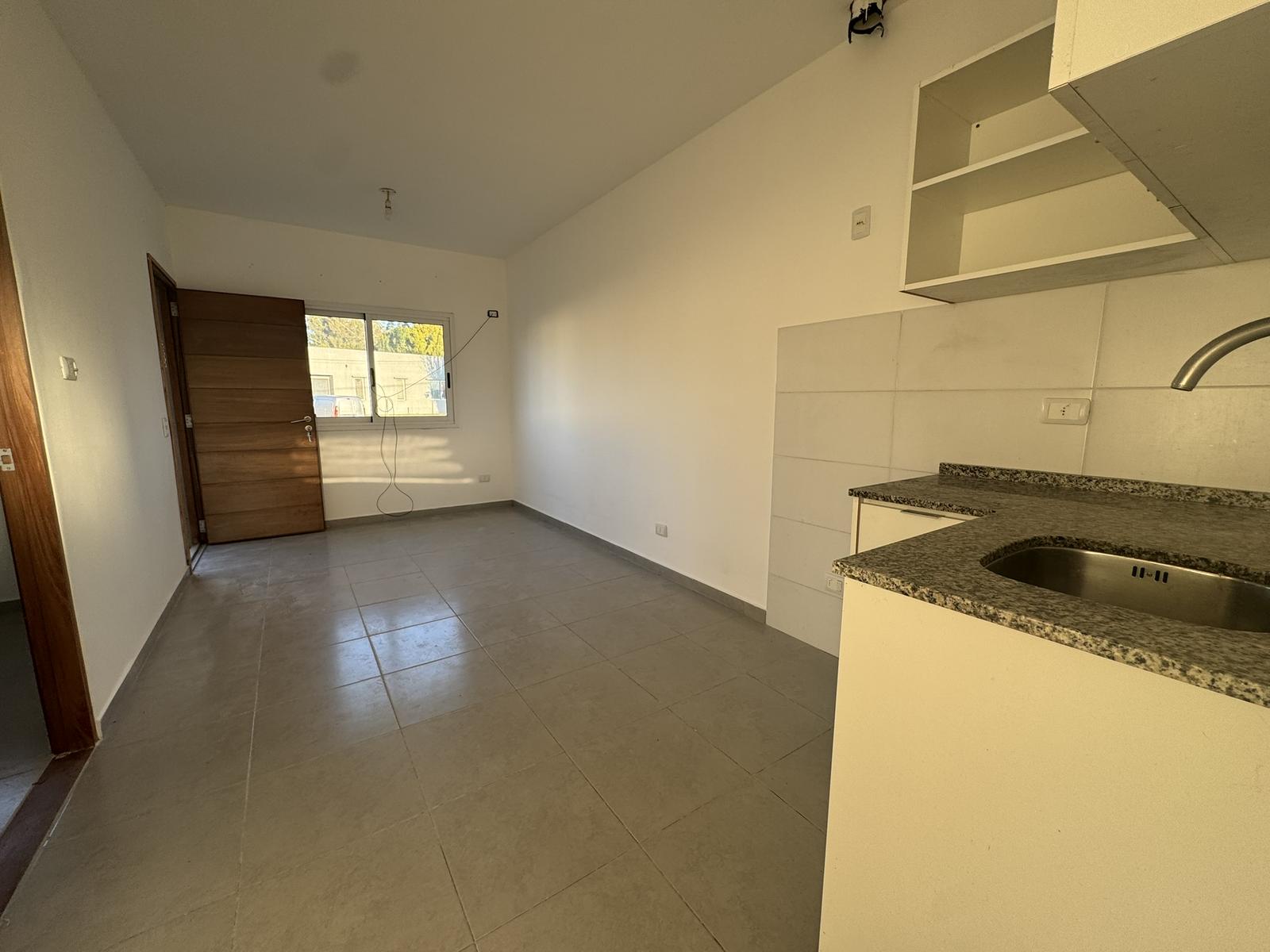 Casa de 2 dormitorios en Altos de San Carlos- Ideal para renta! - foto 5